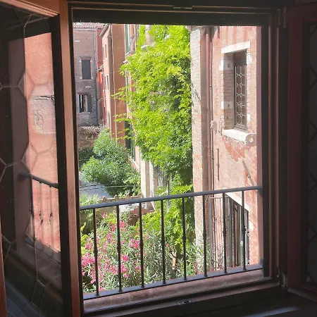 Ca' Little Beauty Apartman