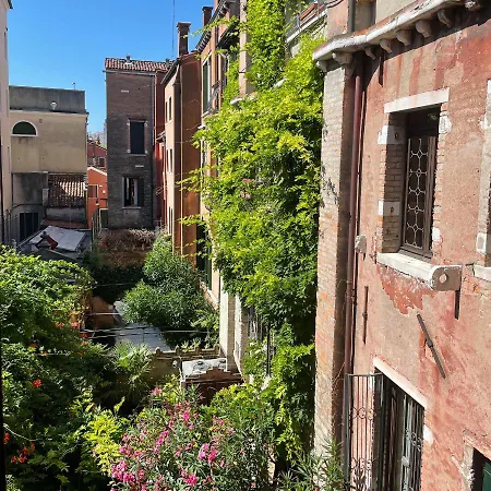 Ca' Little Beauty Apartman